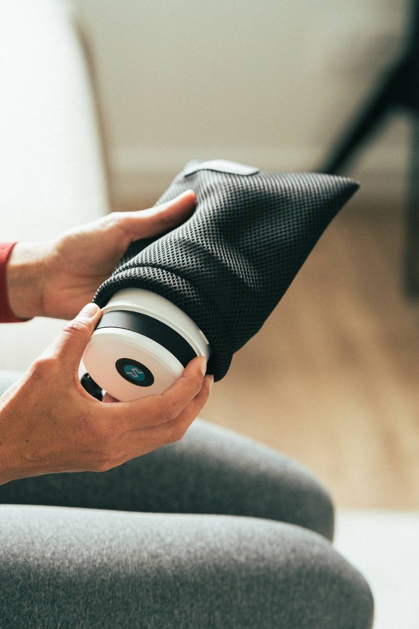COMPEX FIXX™ MINI MASSAGE GUN - Image 8